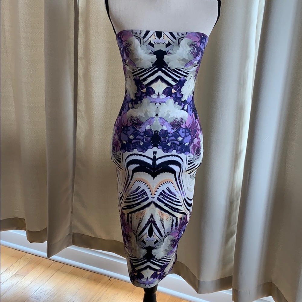 Strapless flower Bebe dress